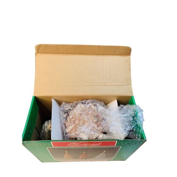 Vintage House of Lloyd New Shimmering Pines Candles Christmas Around The World - Picture 7 of 10